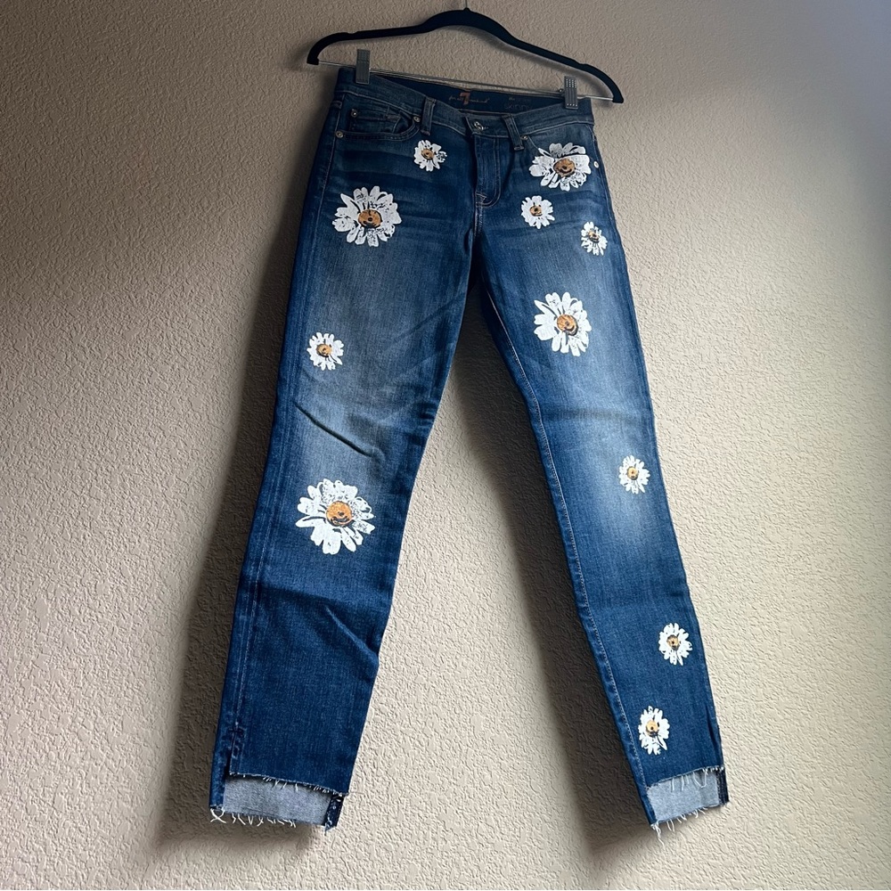 NWOT 7 For All Mankind Ankle Skinny Jeans in Distressed with Daisies, size 26
